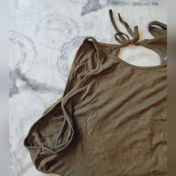 Shop Basic Cold Shoulder Top. NWOT - Picture 8 of 16